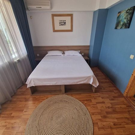 Poarta Apelor Hotel Sarichioi Eksteriør billede