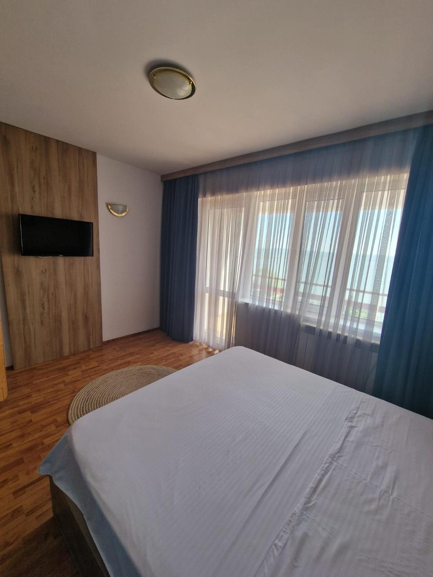 Poarta Apelor Hotel Sarichioi Eksteriør billede