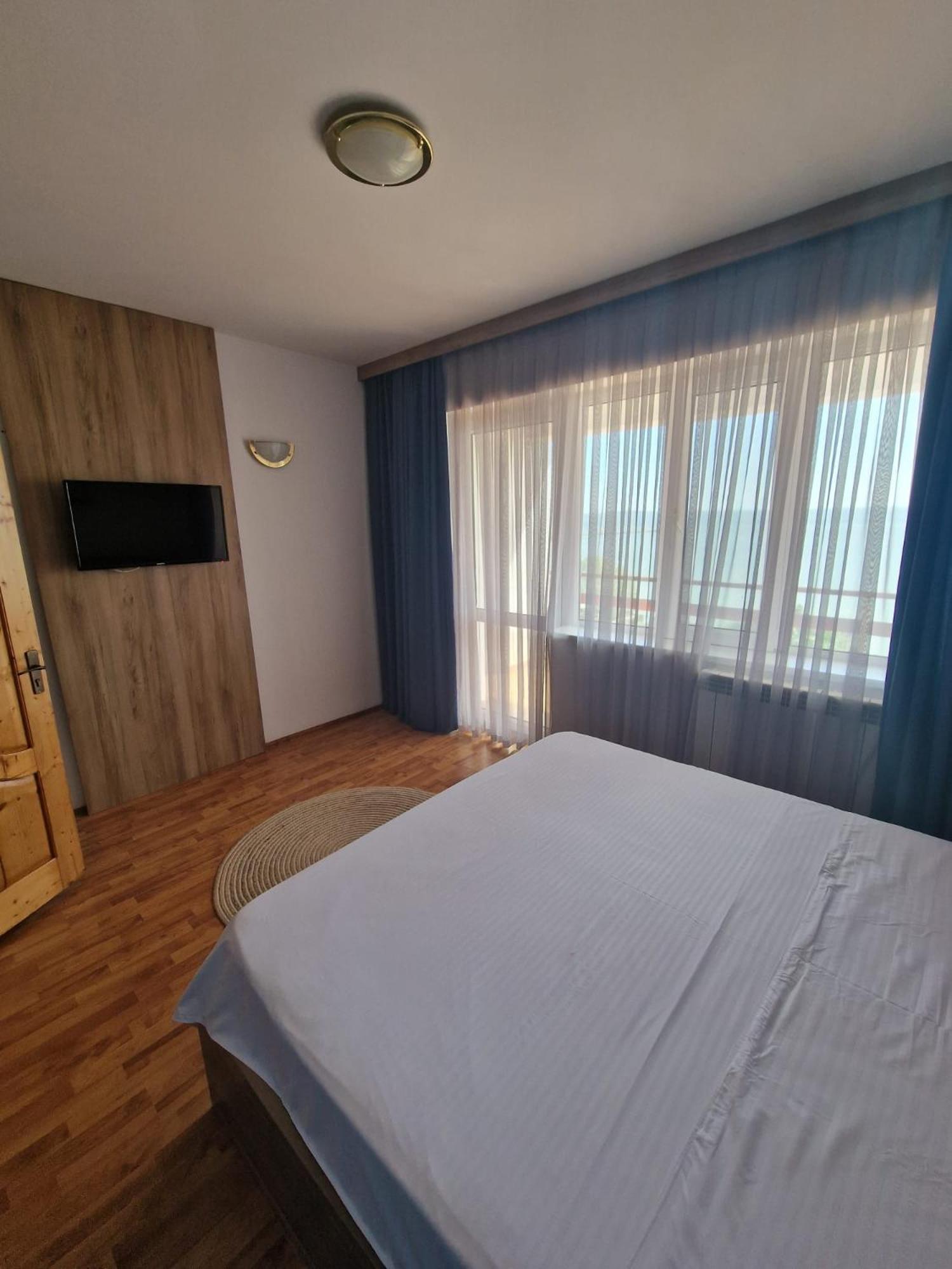 Poarta Apelor Hotel Sarichioi Eksteriør billede